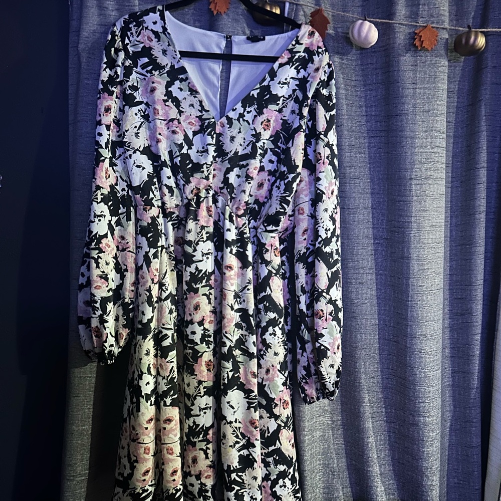 Torrid Black and Pink Floral Long Sleeve Dress - Picture 2 of 2